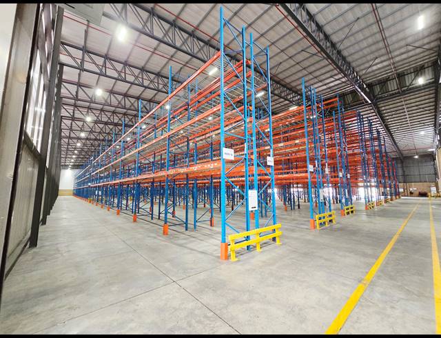 14,590M² WAREHOUSE TO LET IN NORTH RIDING